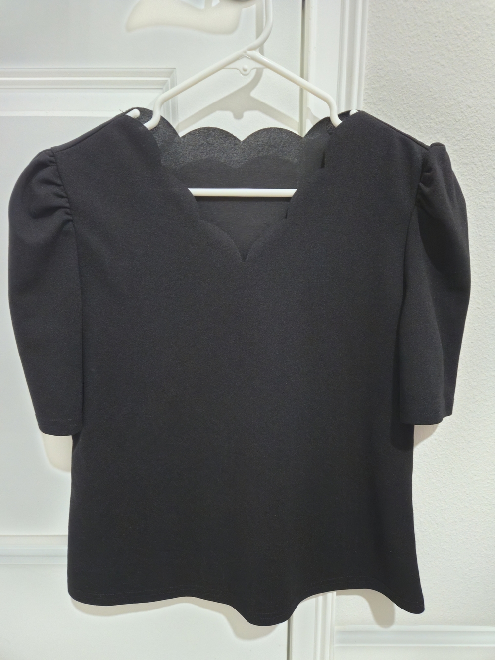 Women's Scallop Neck Puff Sleeve Top - Black